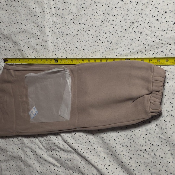 Comfrt Travel Essential Sweatpants, Bark - Picture 4 of 4